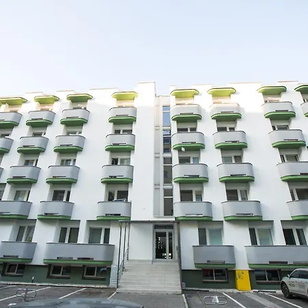 Near The Ondrej Nepela Winter Stadium Lägenhet Bratislava